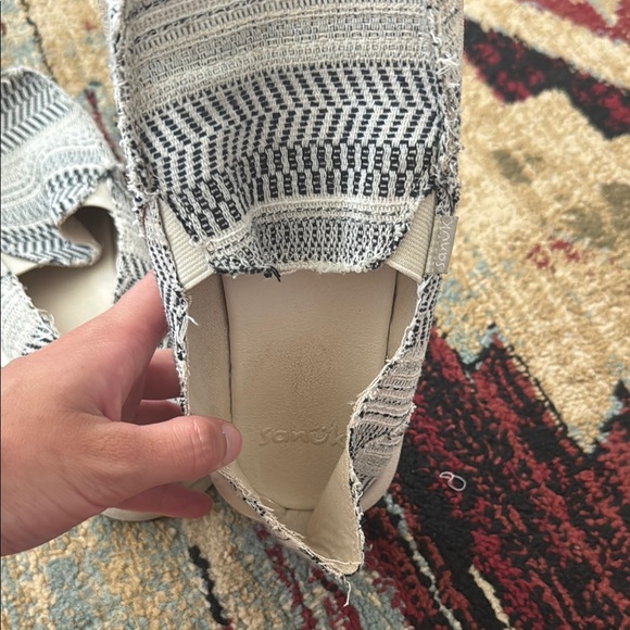 Sanuk Black and White Women's Shoes - Picture 4 of 4